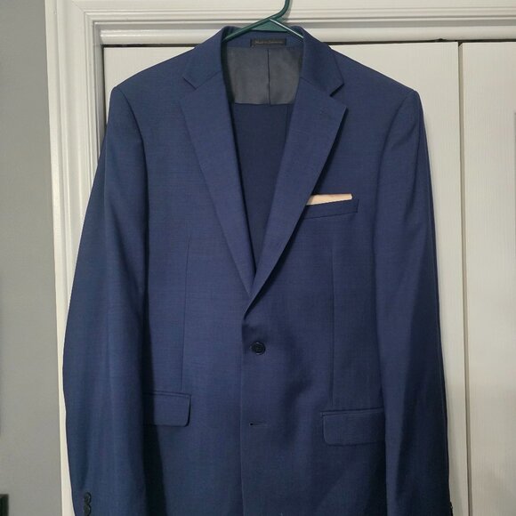 Men's Suit - Picture 1 of 6